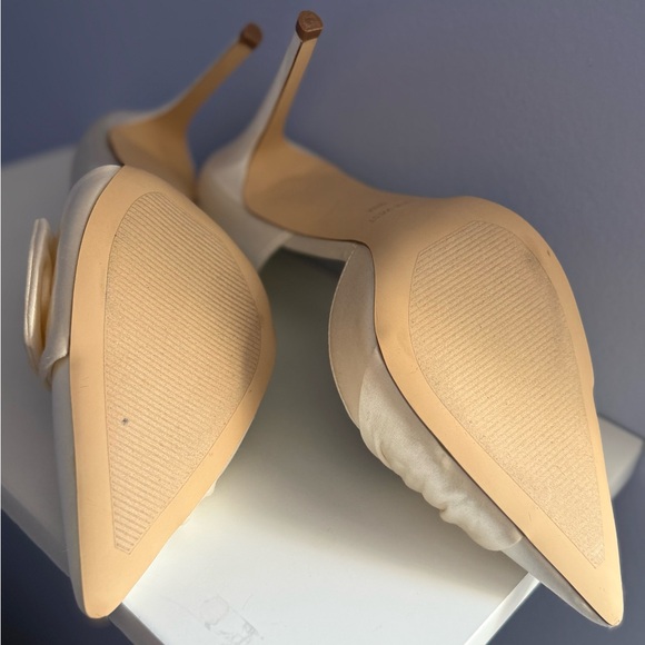 Nine West Ivory/Cream Satin Bow Heels – Bridal & Special Occasion - Picture 5 of 10